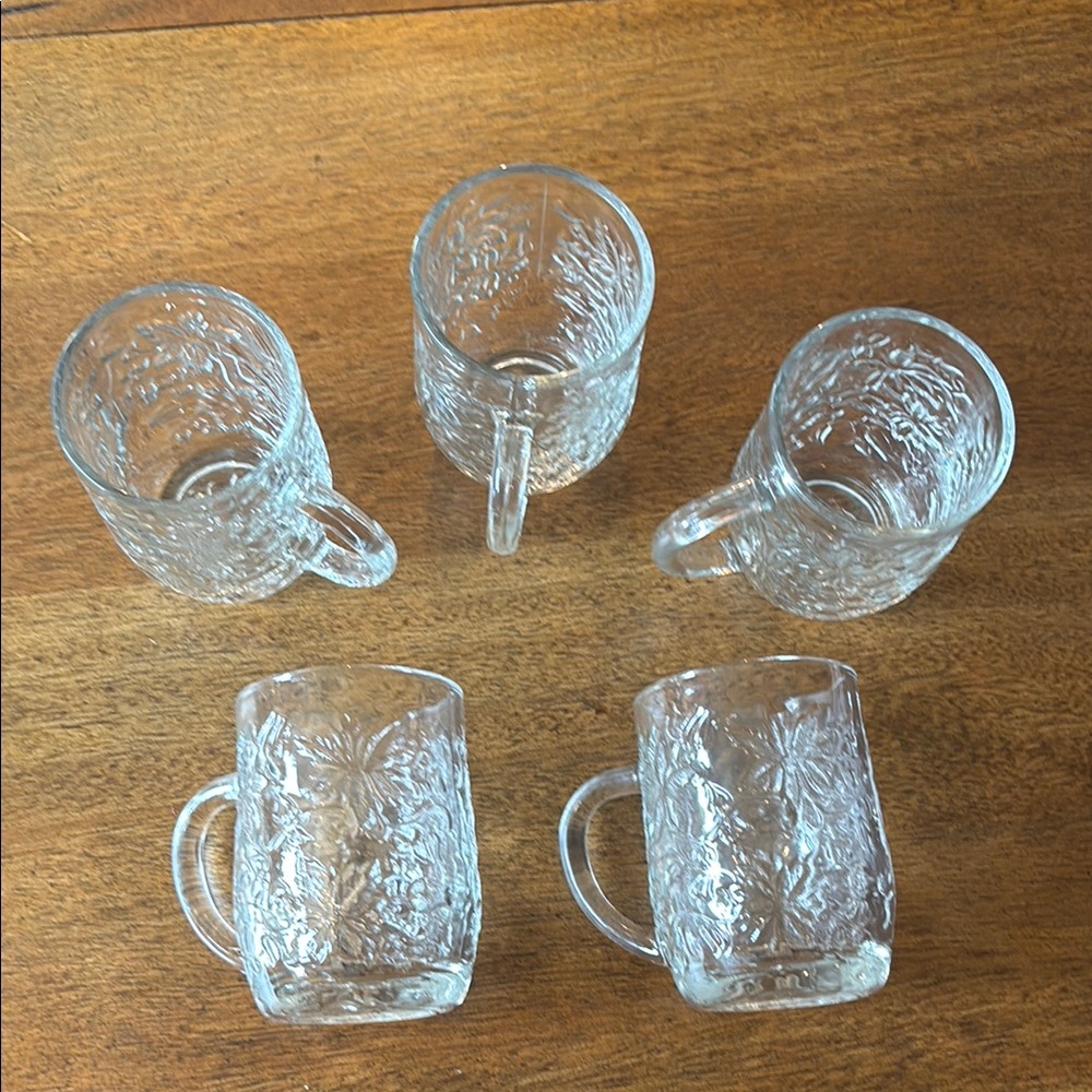 Princess House Fantasia Poinsettia crystal glass (5) mugs
